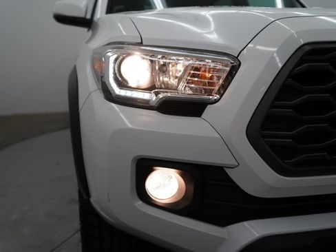 Used 2020 Toyota Tacoma TRD Off-Road w/ Technology Package AWD/4WD image 52