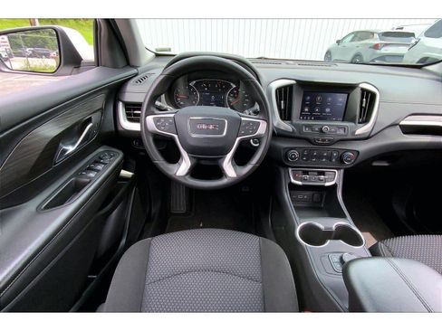 Used 2024 GMC Terrain SLE AWD/4WD image 5