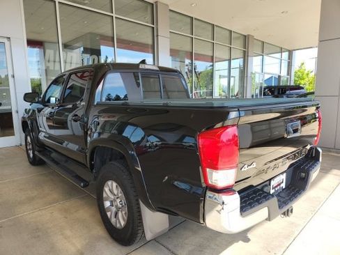 Certified 2017 Toyota Tacoma SR5 w/ Tow Package AWD/4WD image 9