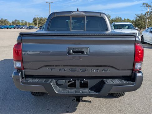 Used 2021 Toyota Tacoma SR w/ SR Convenience Package image 6