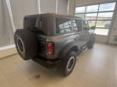 Used 2023 Ford Bronco Outer Banks w/ Sasquatch Package AWD/4WD image 4