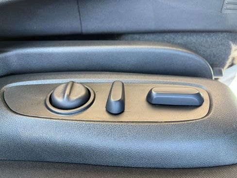 Used 2024 Chevrolet Equinox LT FWD image 27