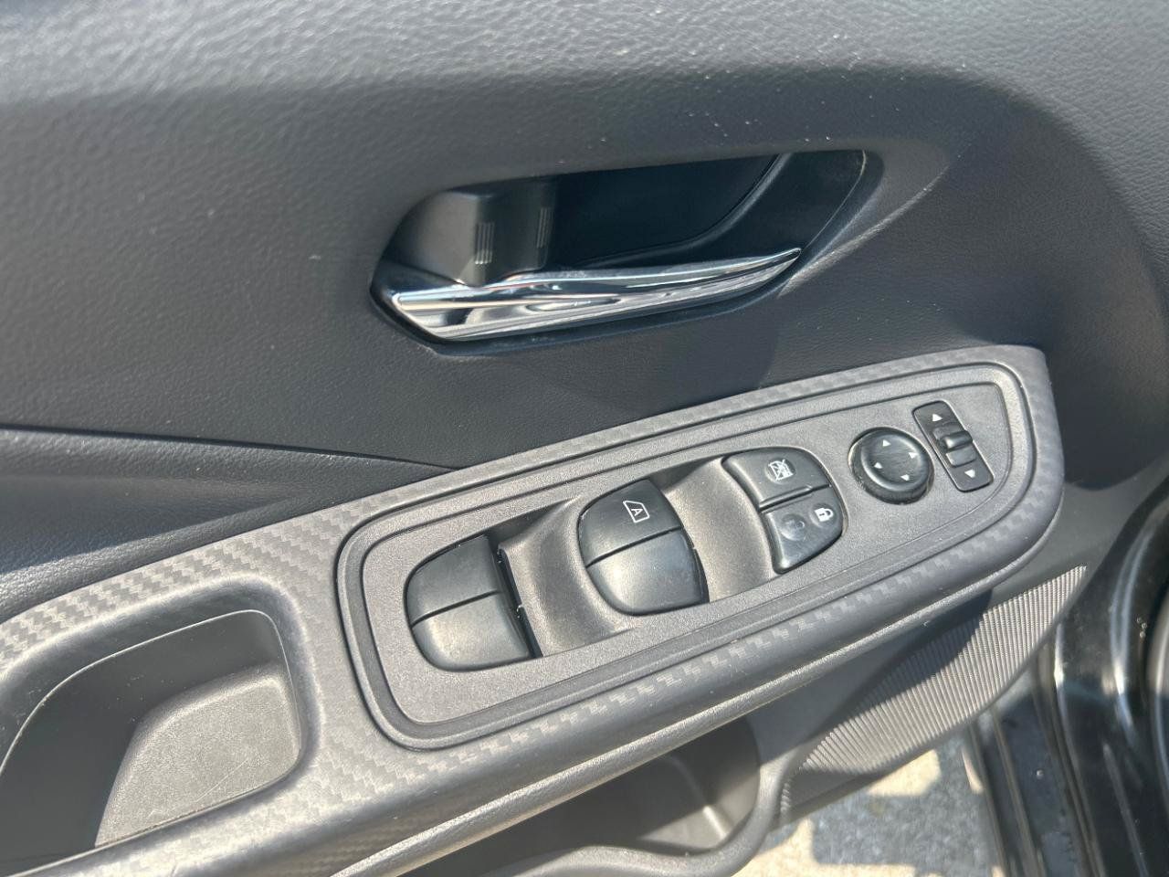 Used 2023 Nissan Versa SV FWD image 12