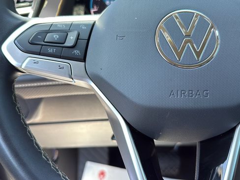 Used 2024 Volkswagen Atlas SE FWD image 17