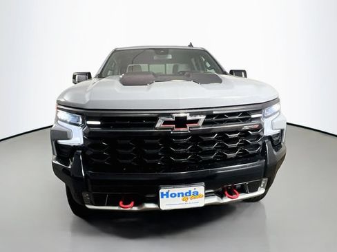 Used 2024 Chevrolet Silverado 1500 ZR2 AWD/4WD image 2