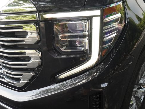 Used 2023 GMC Sierra 1500 Denali w/ Denali Reserve Package AWD/4WD image 38