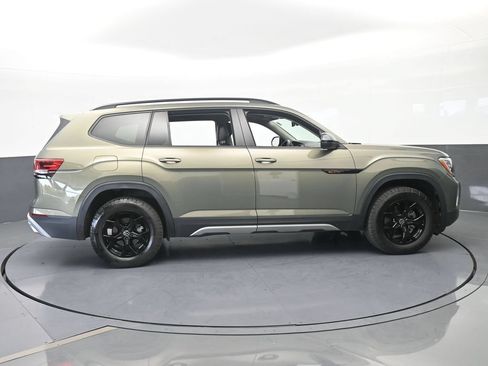 Used 2024 Volkswagen Atlas Peak Edition SE AWD/4WD image 7