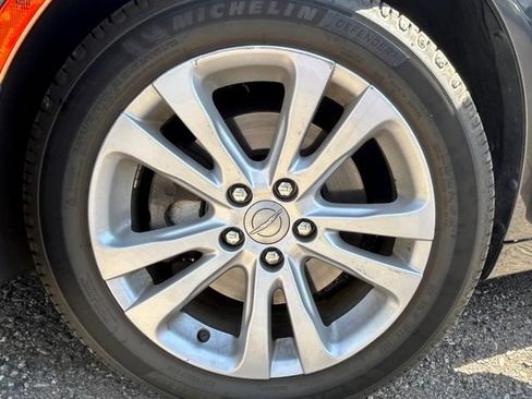 Used 2015 Chrysler 200 Limited FWD image 5