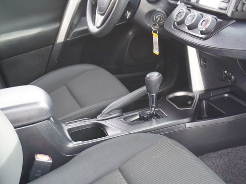 Used 2018 Toyota RAV4 LE w/ All Weather Liner Package image 15