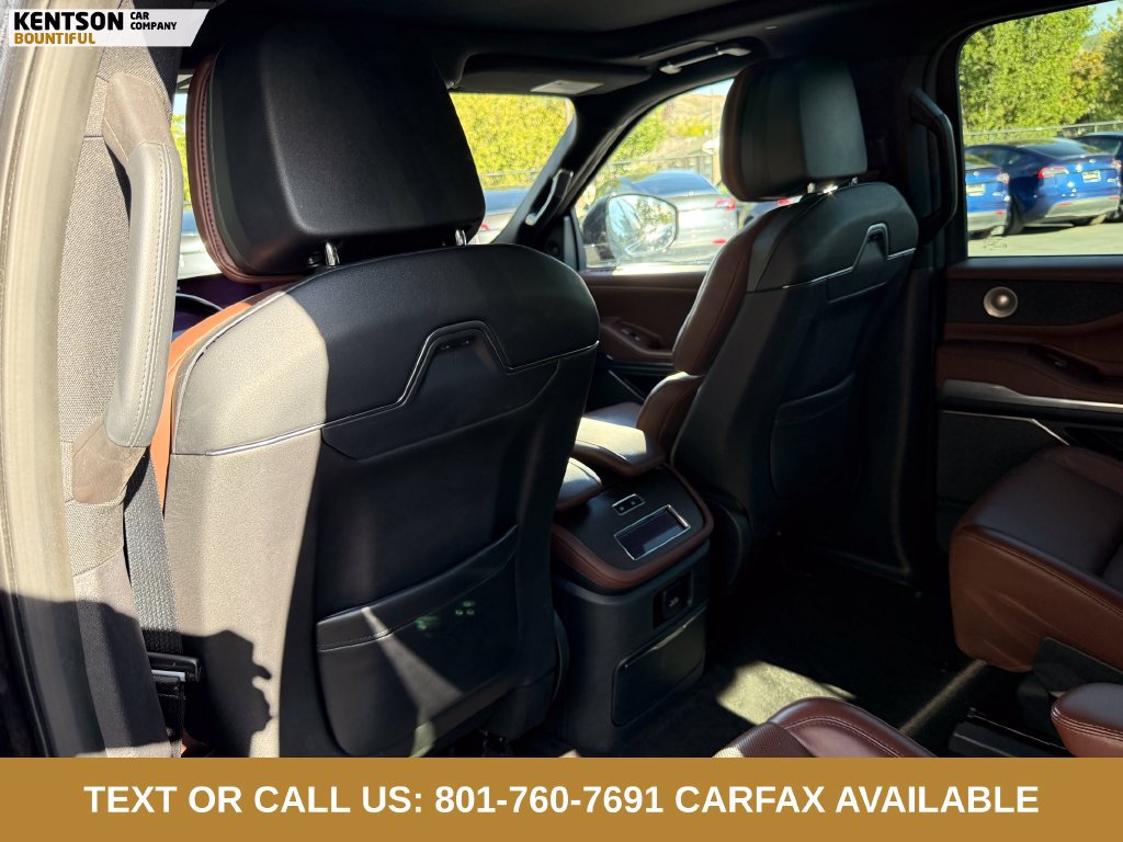 Used 2025 Lincoln Navigator Reserve AWD/4WD image 28