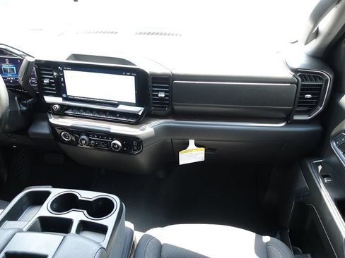 Used 2024 Chevrolet Silverado 1500 LT AWD/4WD image 40