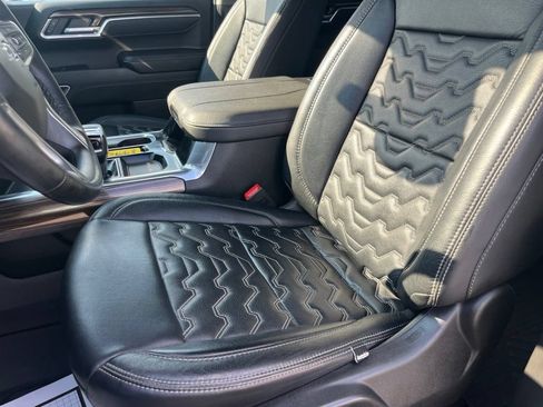 Used 2025 Chevrolet Silverado 1500 RST AWD/4WD image 27