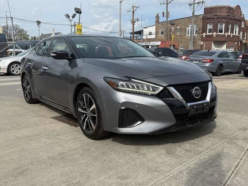 Used 2022 Nissan Maxima SL image 3