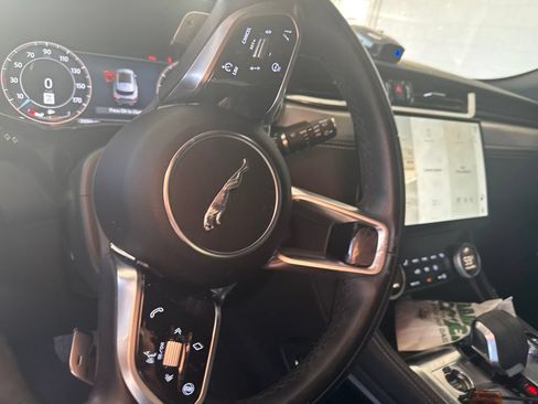Used 2025 Jaguar F-PACE R-Dynamic S AWD/4WD image 11
