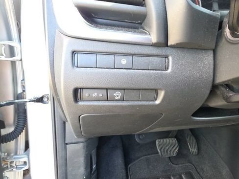 Used 2023 Nissan Rogue SV FWD image 14