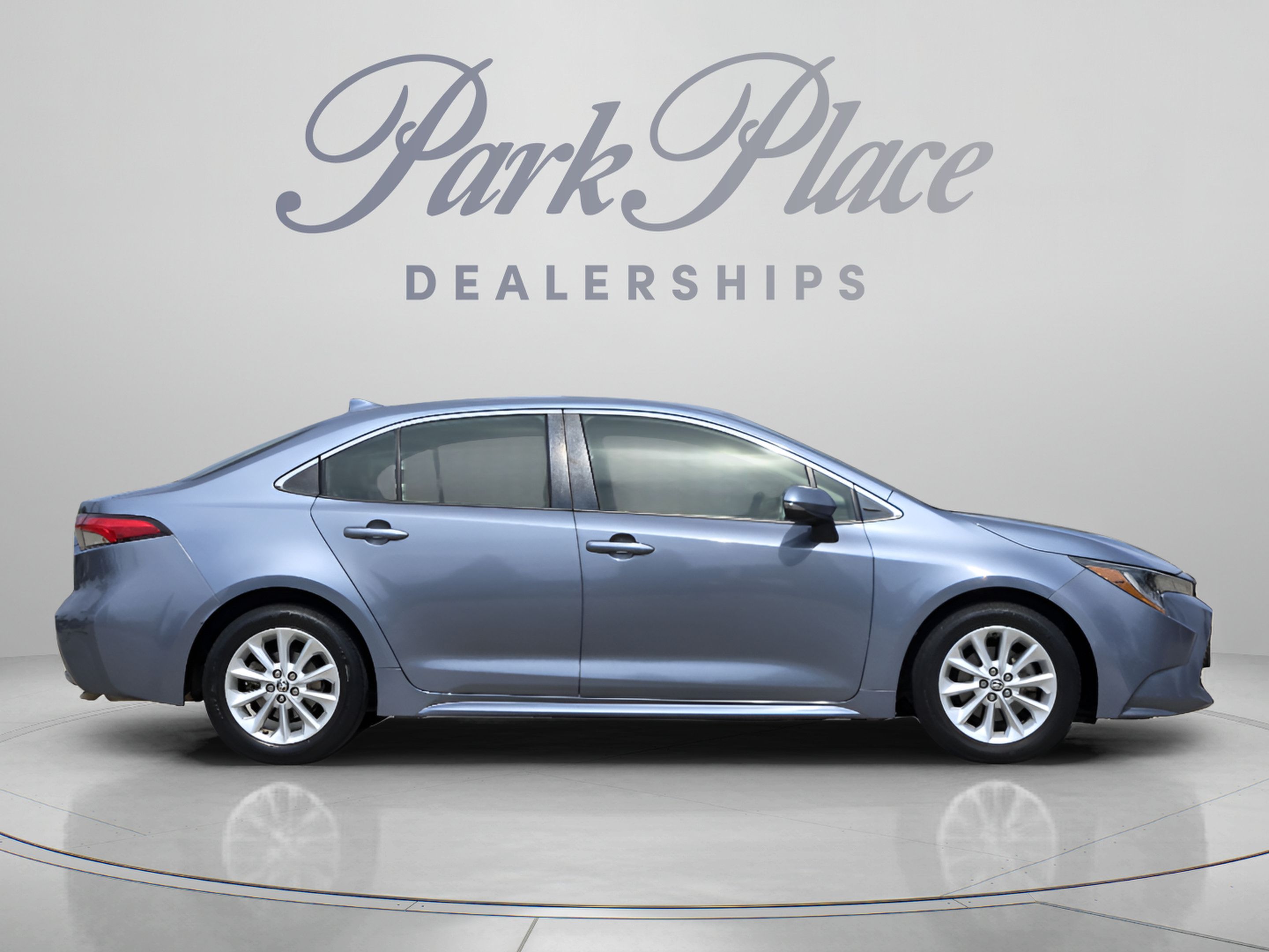 Used 2020 Toyota Corolla XLE FWD image 6