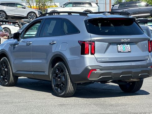 Used 2024 Kia Sorento SX AWD/4WD image 7