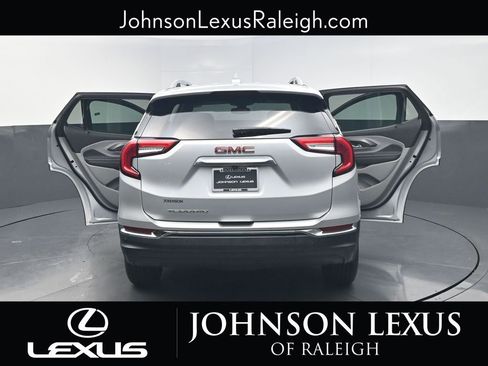 Used 2022 GMC Terrain SLT image 28