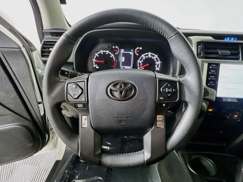 Used 2020 Toyota 4Runner SR5 Premium w/ Moonroof Package RWD image 18