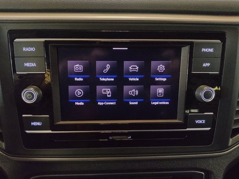 Used 2020 Volkswagen Atlas Cross Sport S image 25