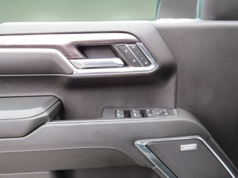 Certified 2024 Chevrolet Silverado 1500 LTZ AWD/4WD image 24