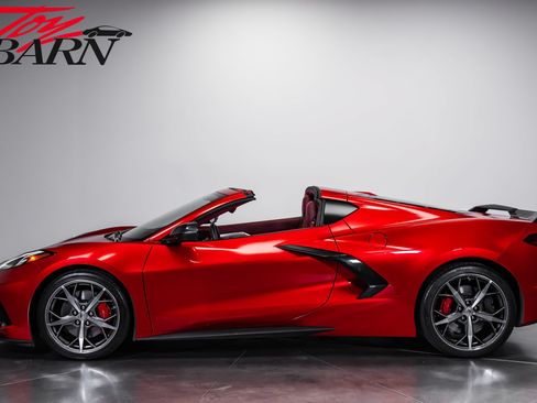 Used 2022 Chevrolet Corvette Stingray Premium Cpe w/ Z51 Performance Package RWD image 2
