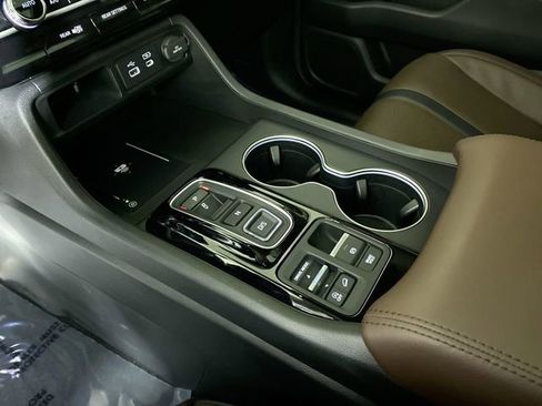 Used 2025 Honda Pilot Elite image 19