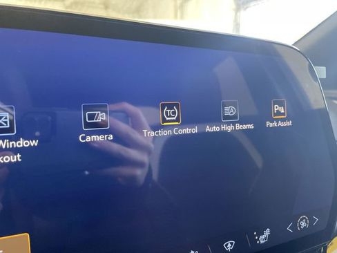 New 2025 Chevrolet Blazer EV LT image 36