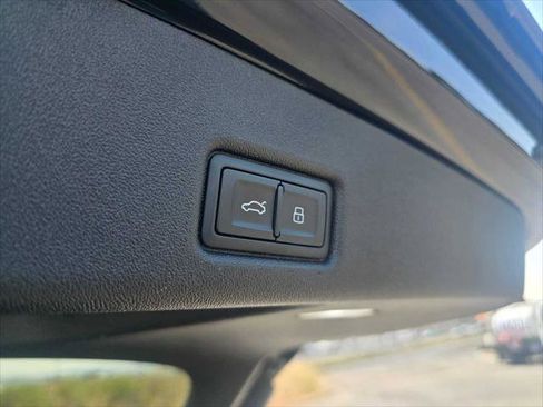 Used 2025 Audi Q5 Premium Plus w/ Premium Plus AWD/4WD image 15