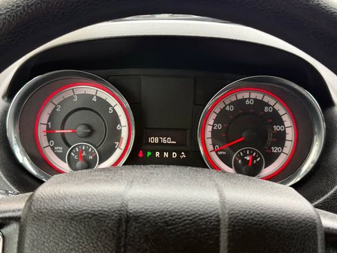 Used 2019 Dodge Grand Caravan SE w/ UConnect Hands-Free Group image 34