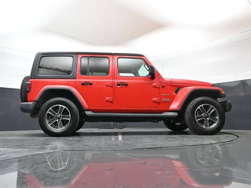 Used 2023 Jeep Wrangler Unlimited Sahara AWD/4WD image 45