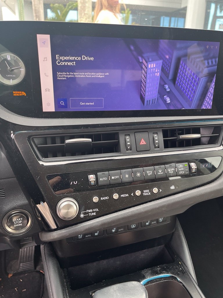 Used 2023 Lexus ES 350 w/ Premium Package FWD image 3