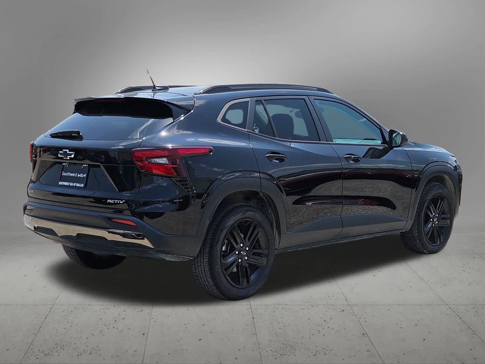 Used 2024 Chevrolet Trax ACTIV w/ Sunroof Package FWD image 5