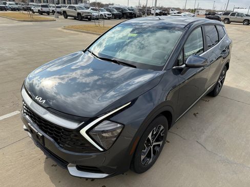 Used 2023 Kia Sportage EX image 12