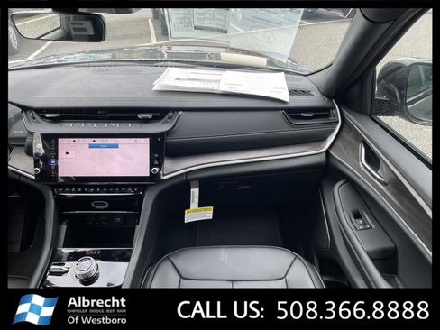New 2026 Jeep Grand Cherokee Limited AWD/4WD image 17