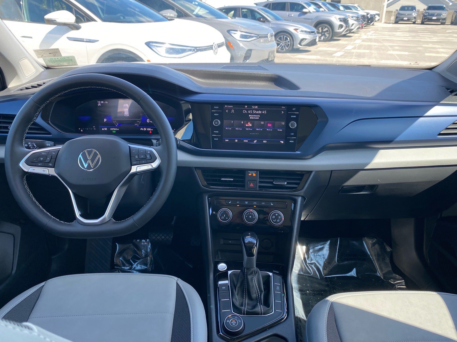 Certified 2023 Volkswagen Taos SE w/ Panoramic Sunroof Package AWD/4WD image 12