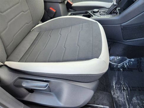 New 2025 Volkswagen Taos SE image 19