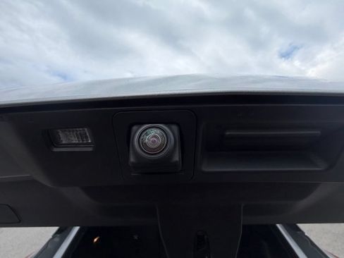 Used 2023 Chevrolet TrailBlazer RS AWD/4WD image 46