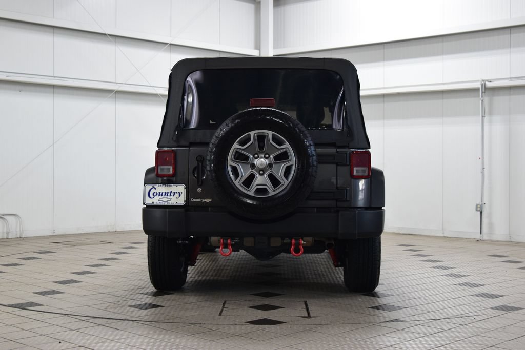 Used 2017 Jeep Wrangler Unlimited Rubicon w/ Connectivity Group AWD/4WD image 7