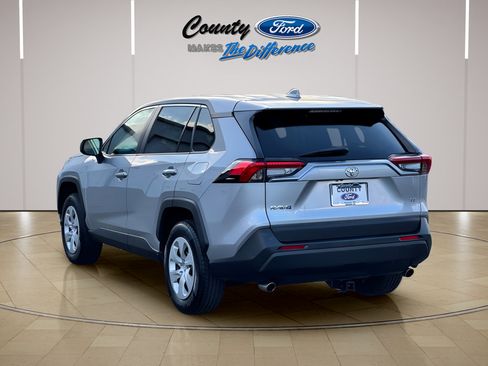Used 2023 Toyota RAV4 LE FWD image 15