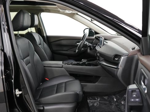 Used 2023 Nissan Rogue SV w/ SV Premium B Package AWD/4WD image 11