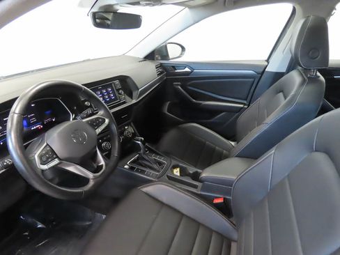Used 2024 Volkswagen Jetta SE FWD image 15