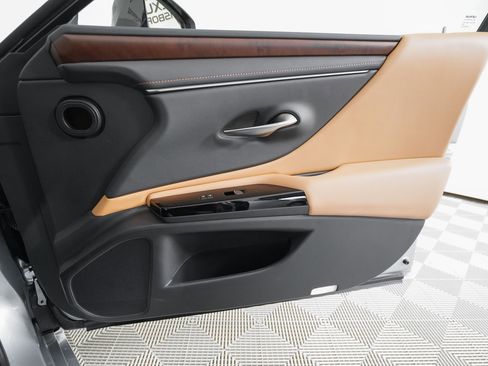 New 2025 Lexus ES 350 w/ Premium Package image 19