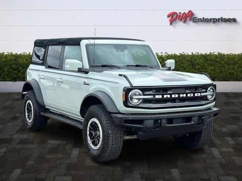 Used 2023 Ford Bronco Outer Banks w/ Sasquatch Package image 6