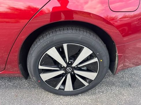 Used 2022 Nissan Altima 2.5 SV w/ SV Premium Package FWD image 6
