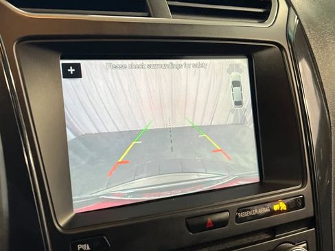 Used 2018 Ford Explorer XLT w/ Equipment Group 202A image 25