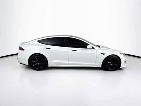 Used 2022 Tesla Model S image 11