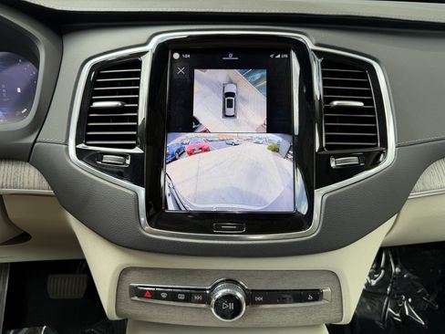 Used 2024 Volvo XC90 B6 Ultimate w/ Lounge Package AWD/4WD image 19