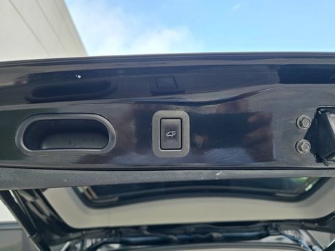 Used 2015 Toyota Highlander XLE FWD image 13