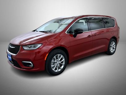 New 2026 Chrysler Pacifica Select